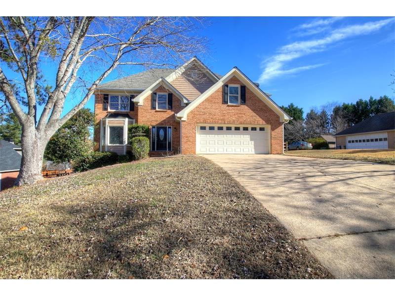 125 Glenclairn Court, Roswell, GA 30076 (MLS #5760496) :: North Atlanta Home Team