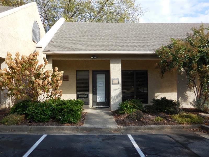 1170 Grimes Bridge Road, Roswell, GA 30075 (MLS #5763294) :: North Atlanta Home Team