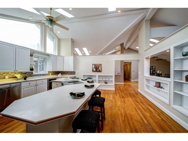 4624 Meadow Valley Drive, Sandy Springs, GA 30342 (MLS #5790167) :: Carrington Real Estate Services
