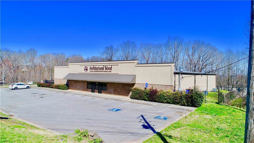 2495 Athens Highway - Photo 1