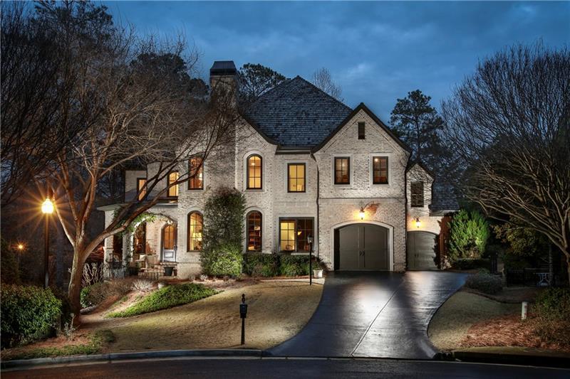425 Prestwick Court - Photo 1