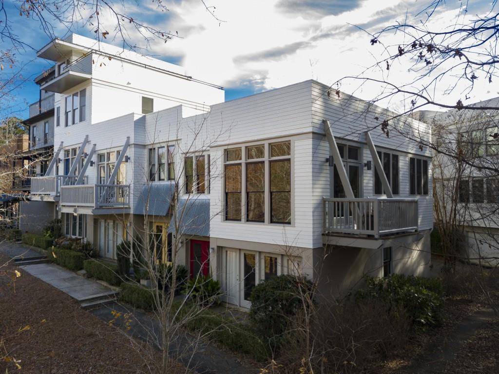 9123 Selborne Lane - Photo 1