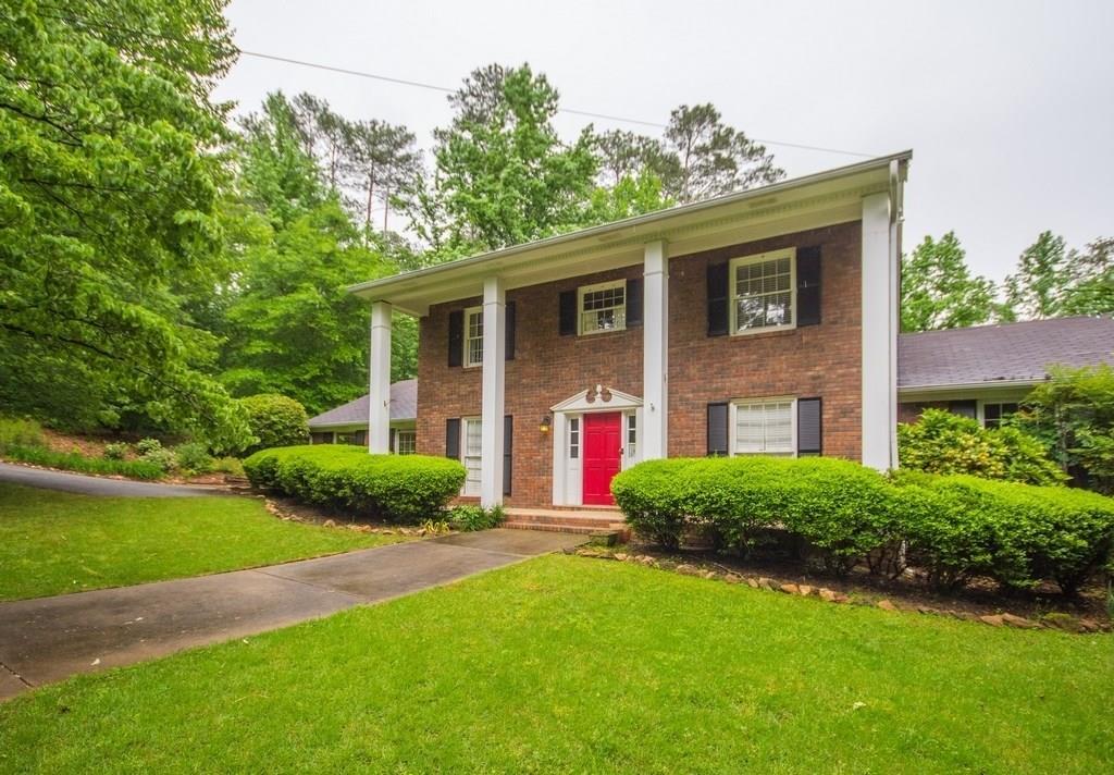 185 Featherwood Hollow - Photo 1