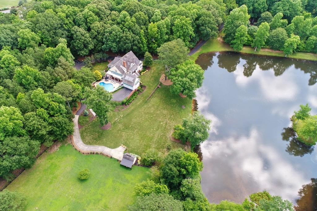 2283 Cherokee Drive - Photo 1