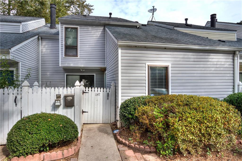 1147 Roselawn Lane - Photo 1