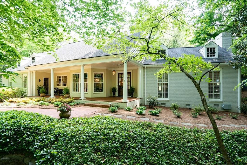 782 Kings Way - Photo 1