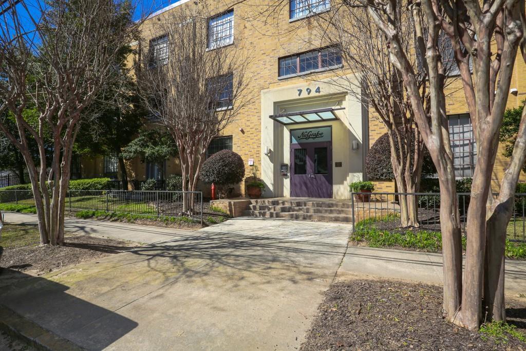794 Ralph Mcgill Boulevard - Photo 1
