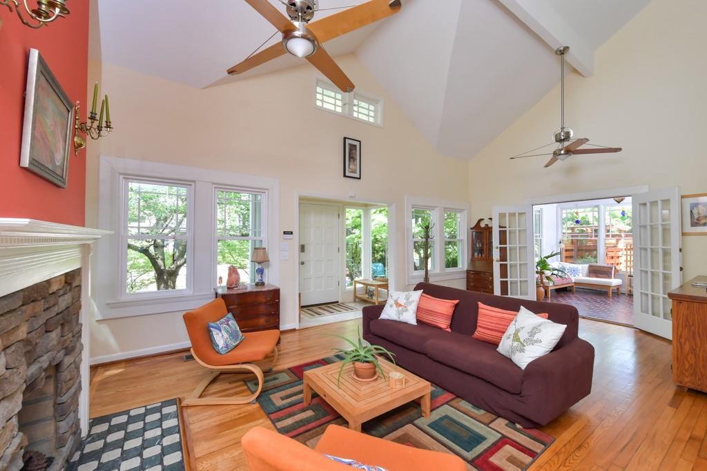 877 Penn Avenue - Photo 1
