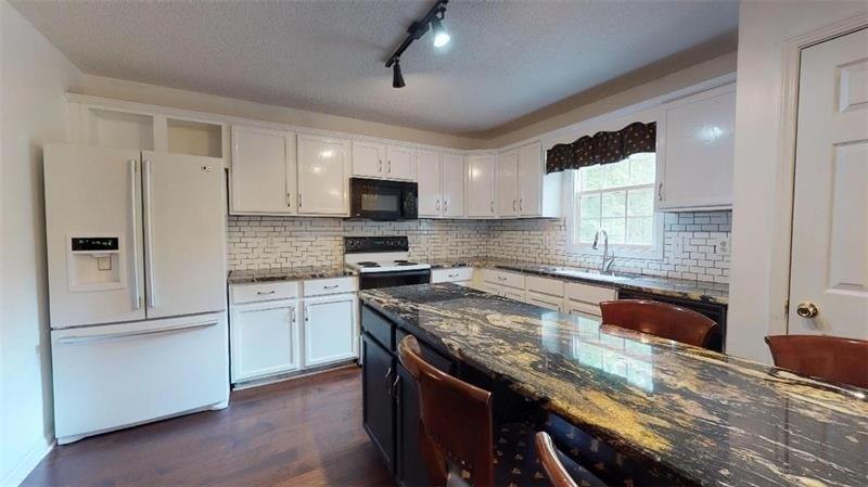 160 Sierra Lane - Photo 1