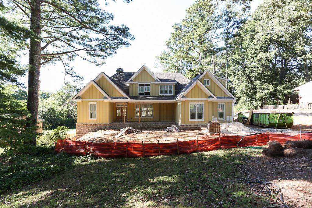 236 Thomas Circle - Photo 1