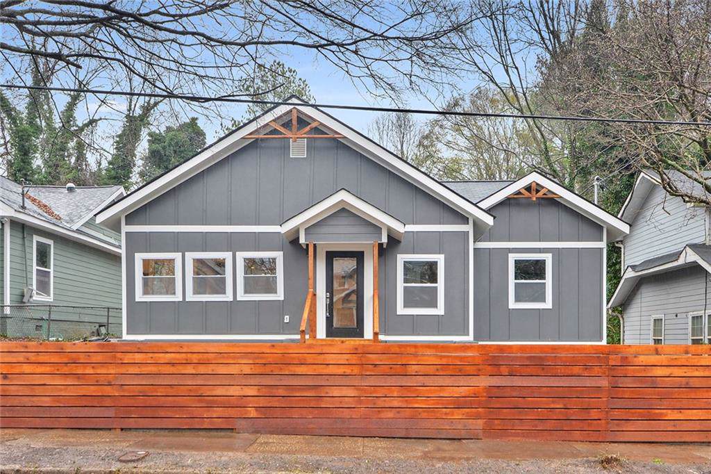 916 Gaston Street - Photo 1
