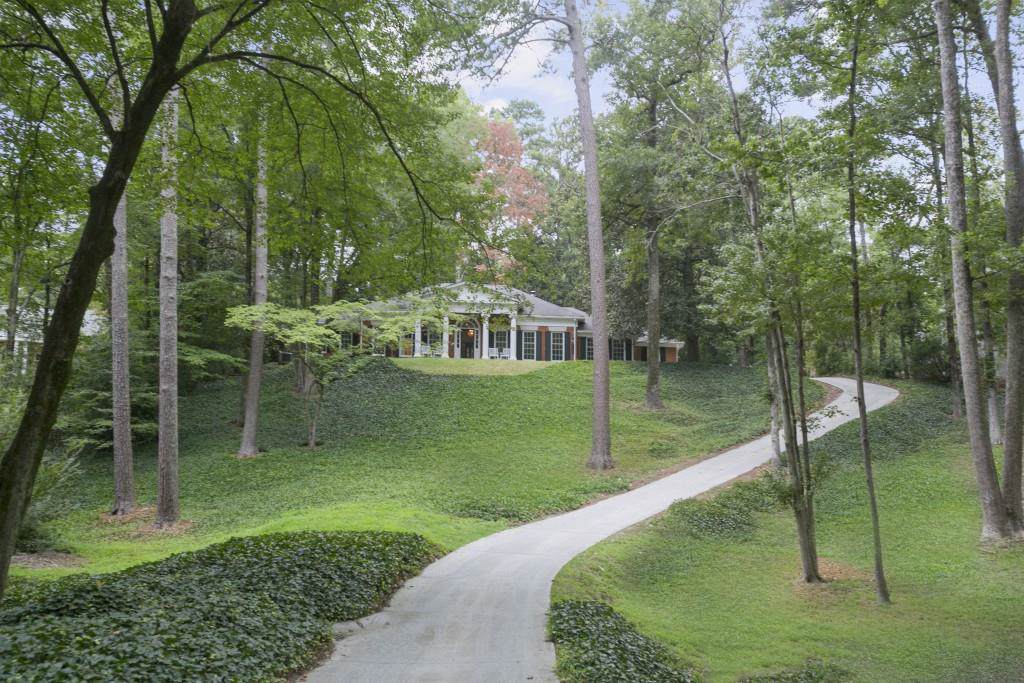 3940 Beechwood Drive - Photo 1