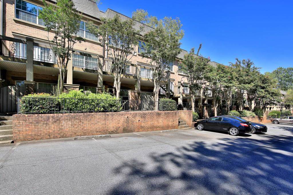 6980 Roswell Road - Photo 1