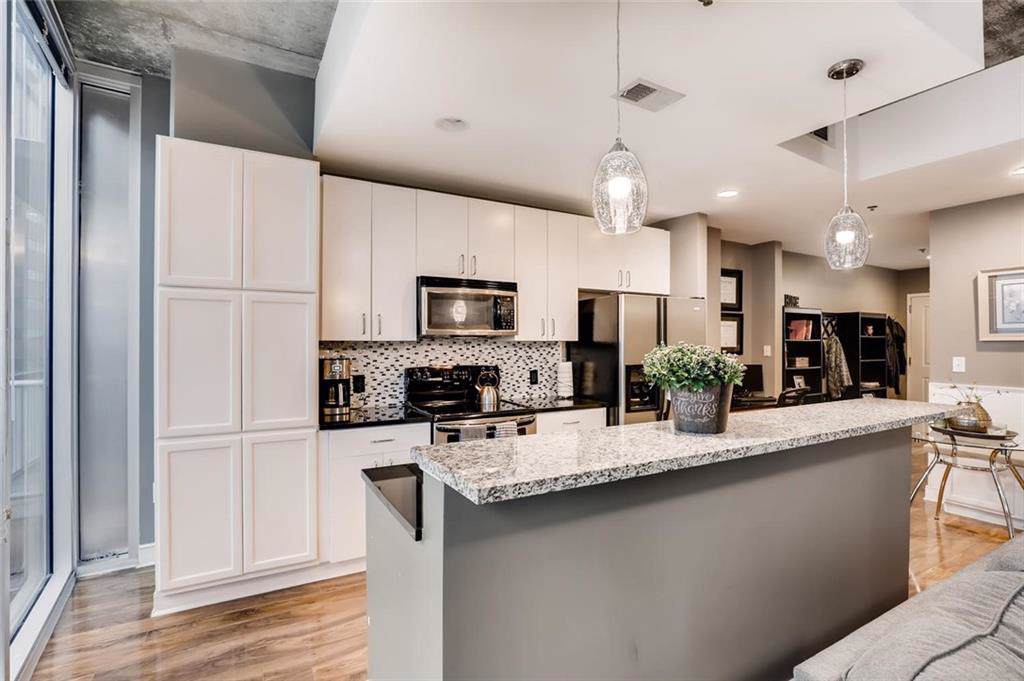 44 Peachtree Place - Photo 1