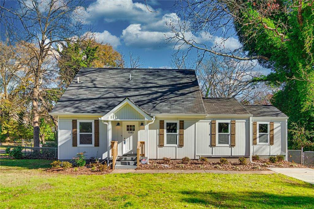 1580 Ridgewood Lane - Photo 1