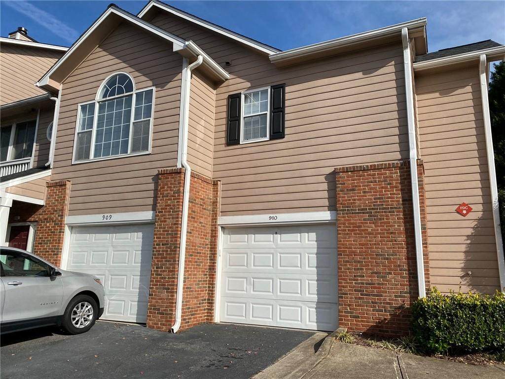 909 Vinings Forest Lane - Photo 1