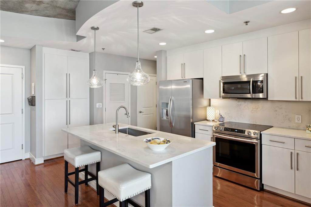 950 Peachtree Street - Photo 1