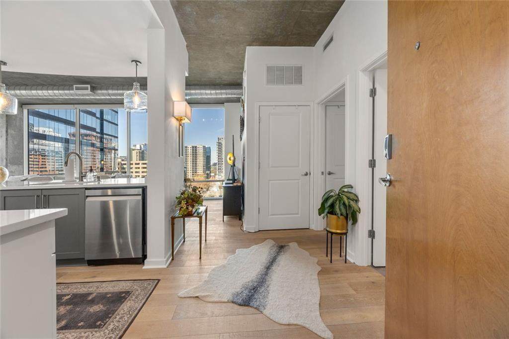 923 Peachtree Street - Photo 1