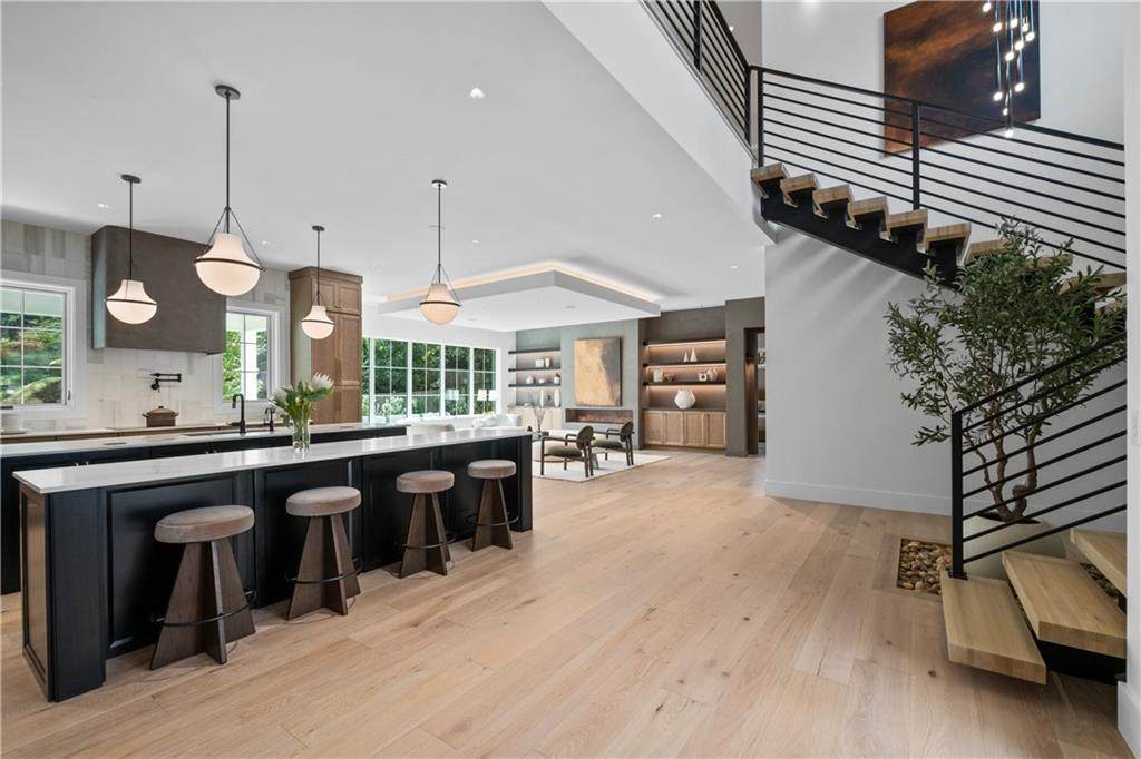 2650 Roswell Road - Photo 1