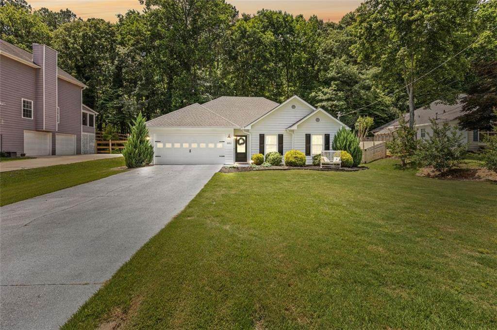 8880 Pine Tree Circle - Photo 1
