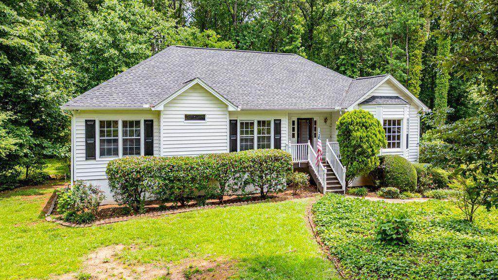 567 Leah Drive - Photo 1