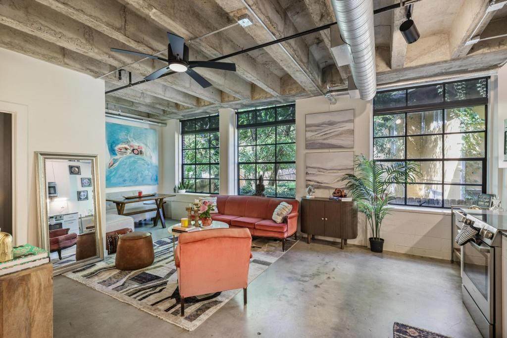 1065 United Avenue - Photo 1