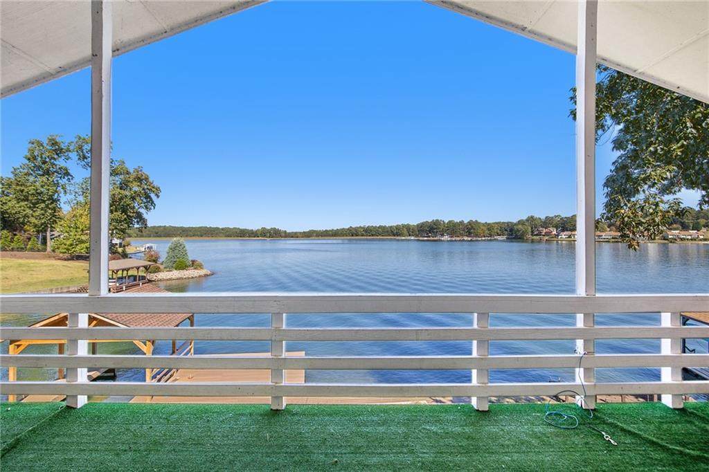 1126 Lakeshore Court - Photo 1