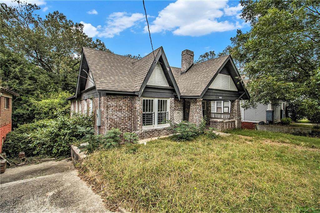 665 Lexington Avenue - Photo 1