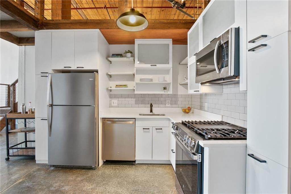 170 Boulevard - Photo 1