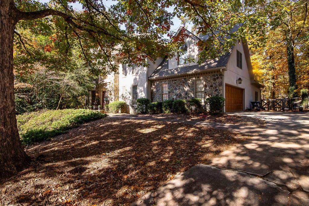 135 Lazy Laurel Chase - Photo 1