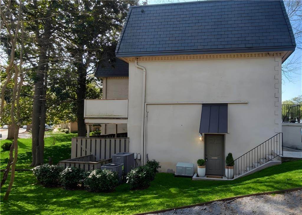 64 Chaumont Square - Photo 1