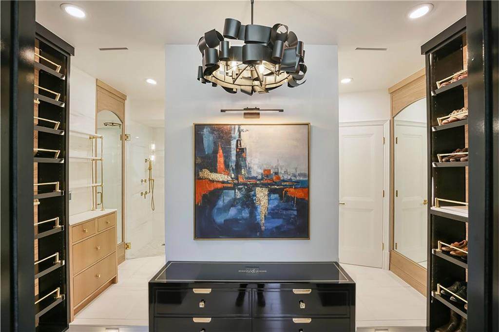 2575 Peachtree Road - Photo 1