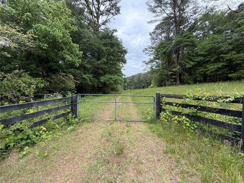 565 Avery Road - Photo 1