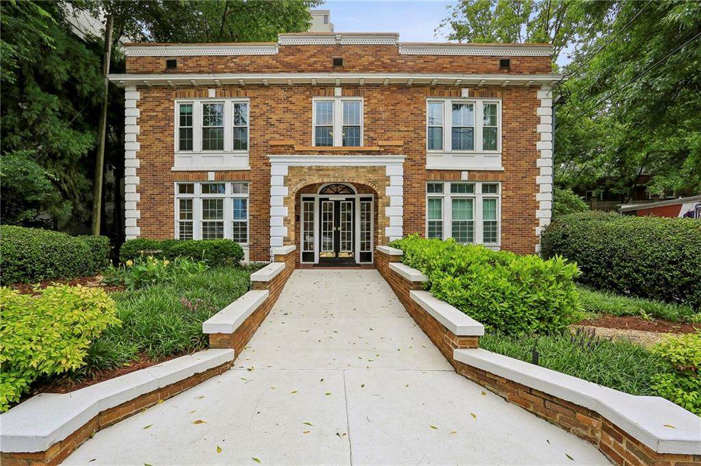 242 12th Street - Photo 1