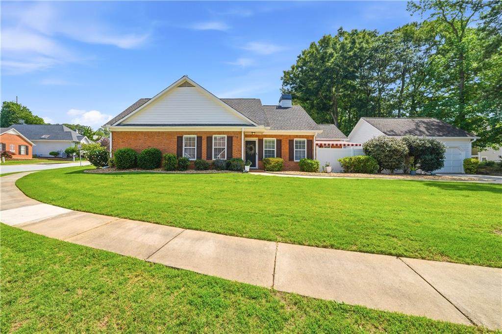 105 Woodgate Drive - Photo 1
