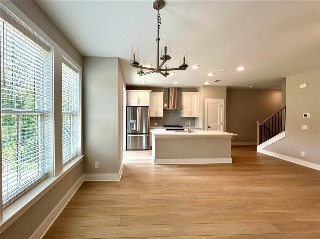 913 Echo Park Drive - Photo 1