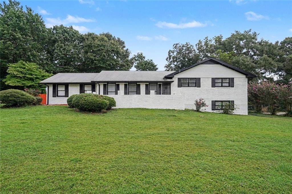 8806 Twin Oaks Drive - Photo 1