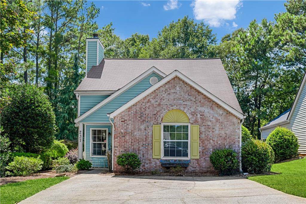 237 Dennis Drive - Photo 1