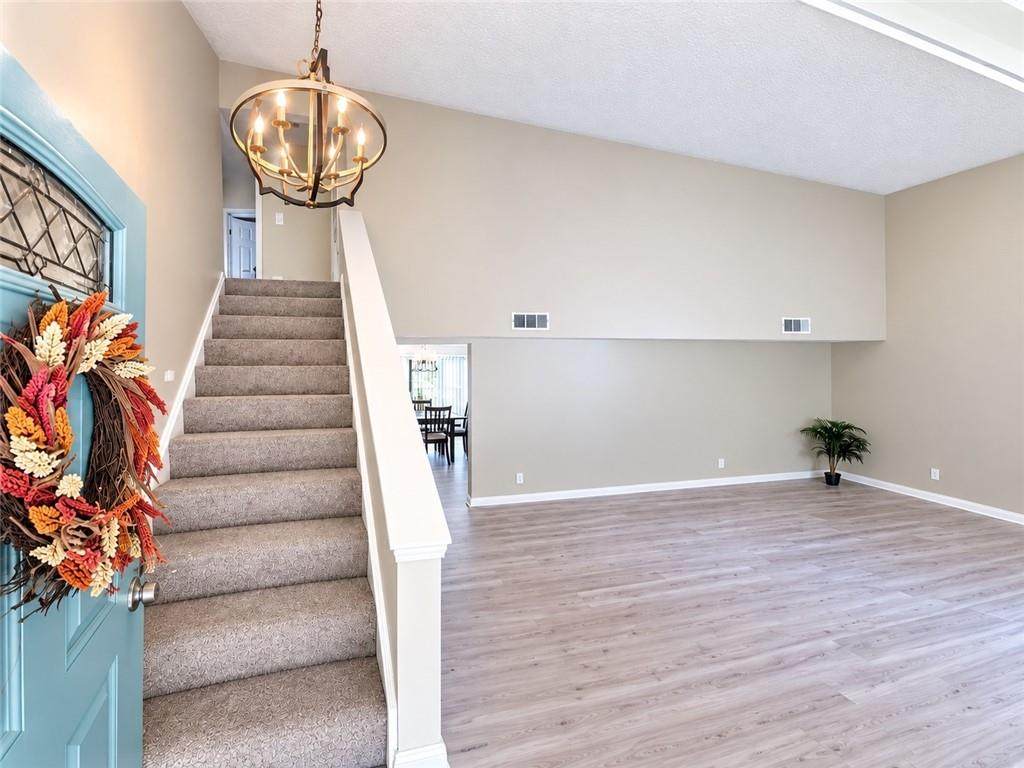 218 Kipling Way - Photo 1
