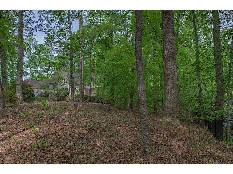 1113 Crest Valley Drive, Sandy Springs, GA 30327 (MLS #5612769) :: North Atlanta Home Team