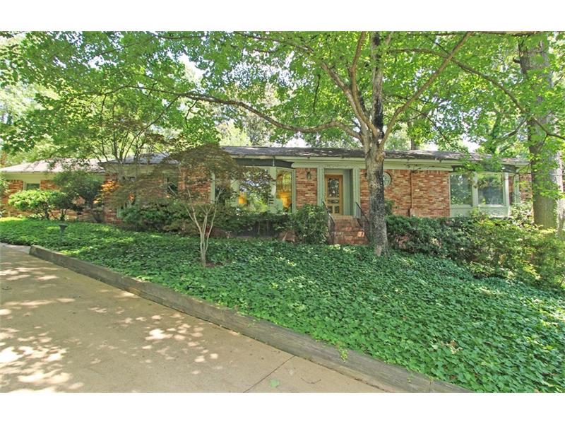 1021 Swathmore Drive NW, Atlanta, GA 30327 (MLS #5695473) :: North Atlanta Home Team