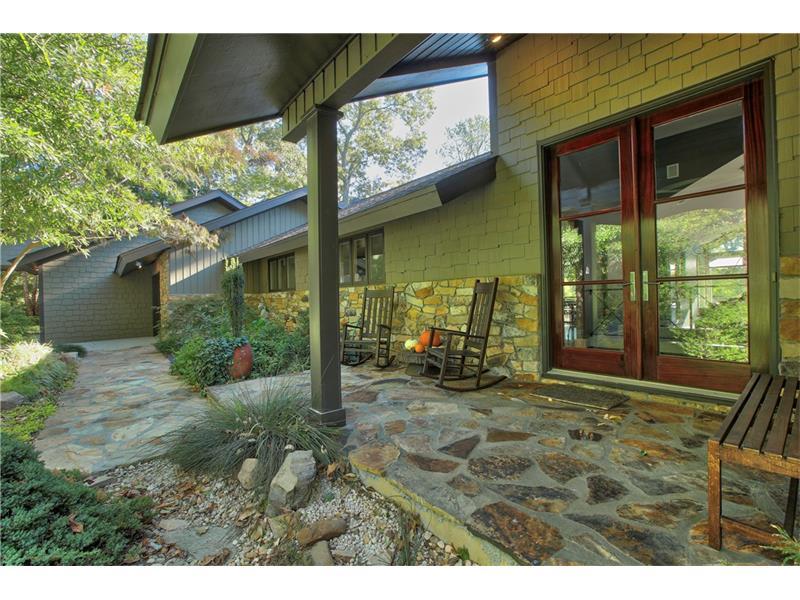 800 Mountain Creek Trace NE, Sandy Springs, GA 30328 (MLS #5759151) :: North Atlanta Home Team