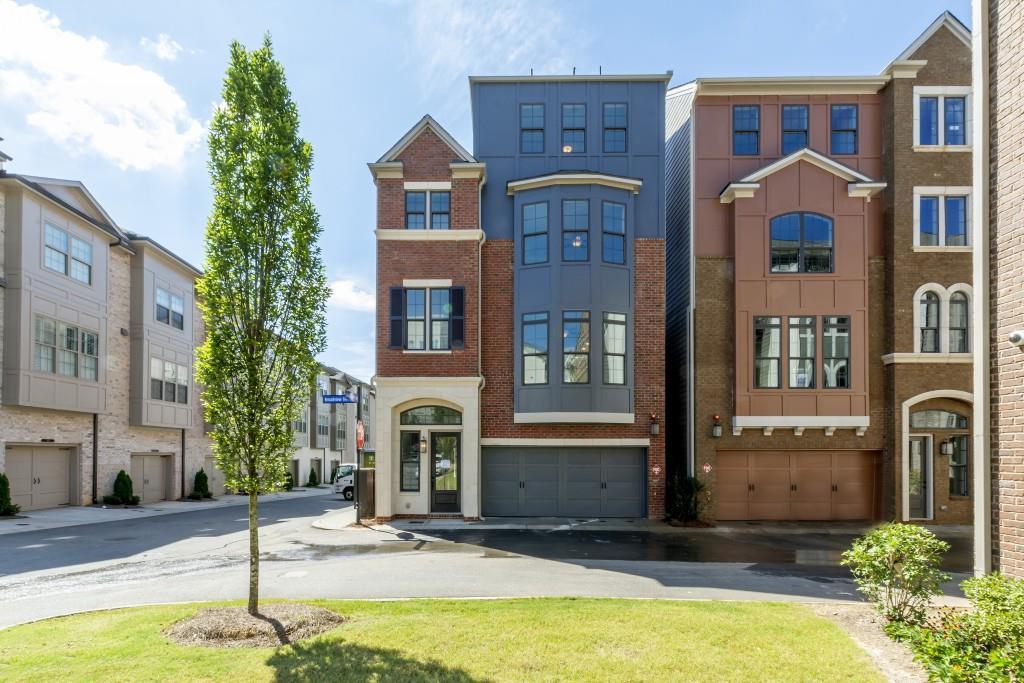 600 Broadview Terrace - Photo 1