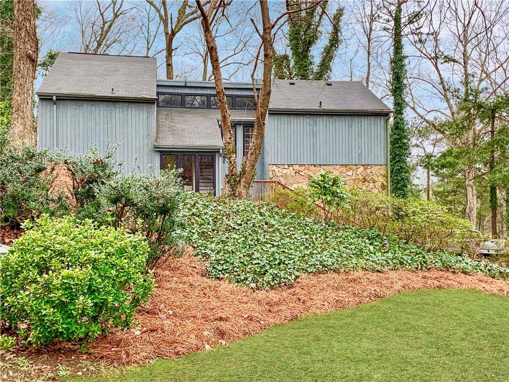 4321 Kings Way - Photo 1