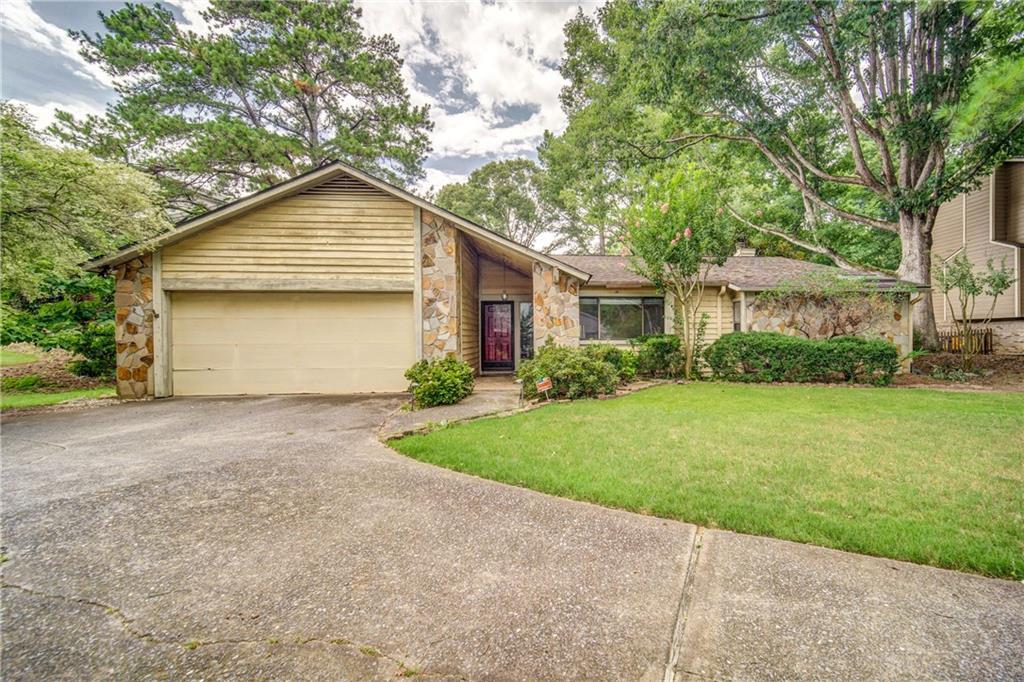 985 Muirfield Drive - Photo 1