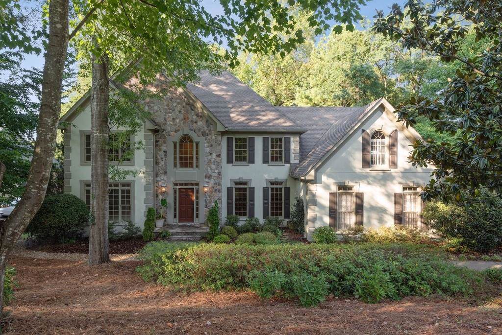 304 West Country Drive - Photo 1