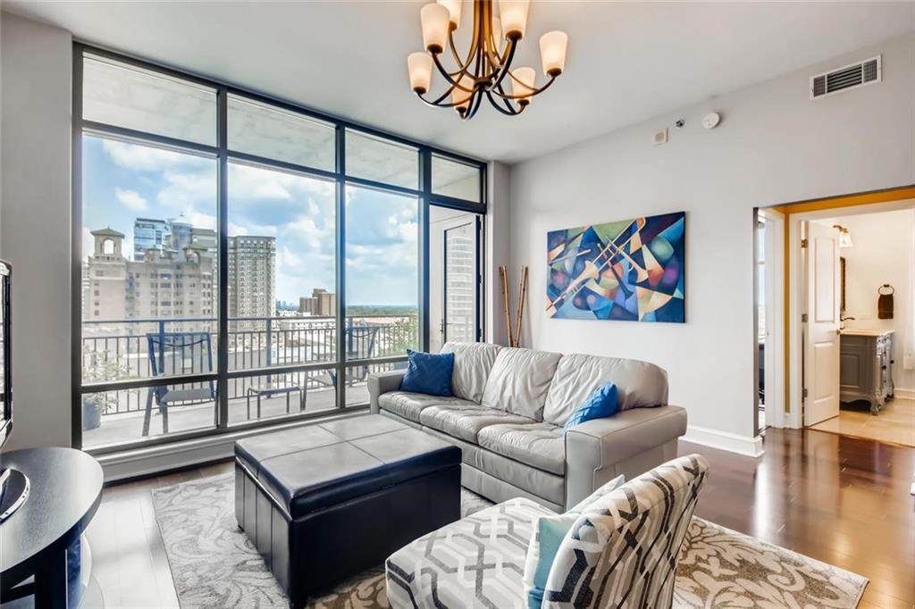 565 Peachtree Street - Photo 1