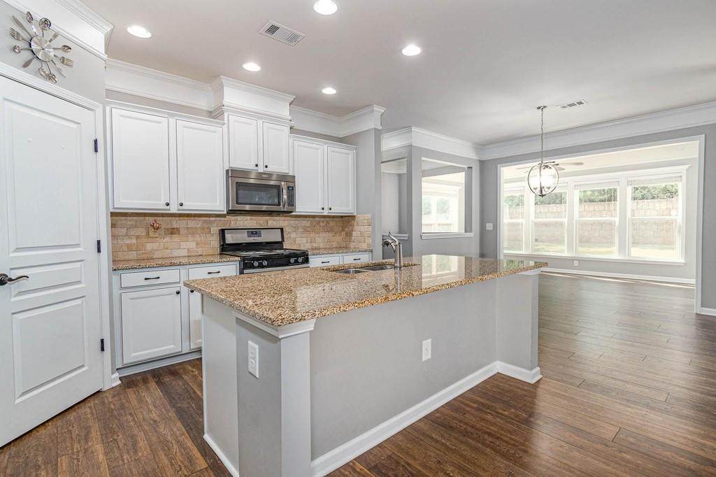 3560 Graham Way - Photo 1