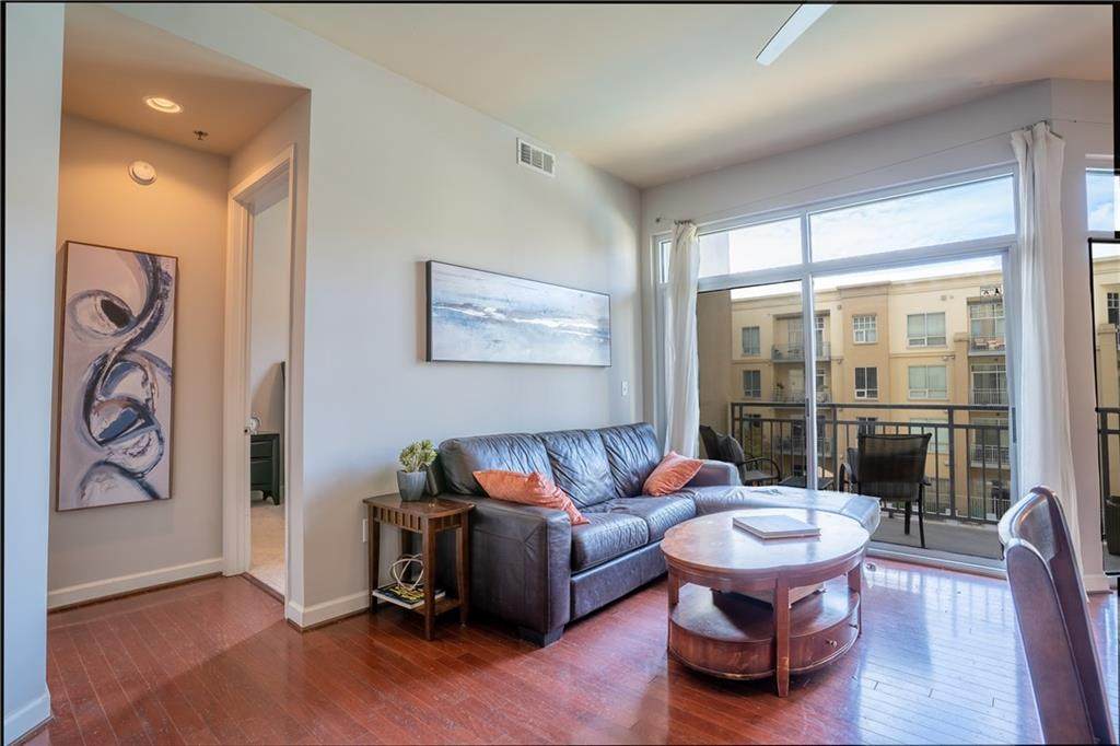 711 Cosmopolitan Drive - Photo 1