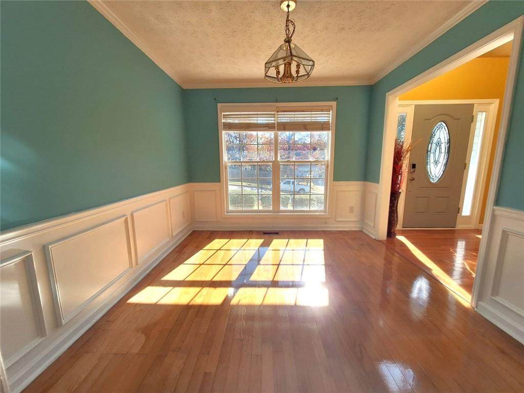 922 Melrose Woods Court - Photo 1